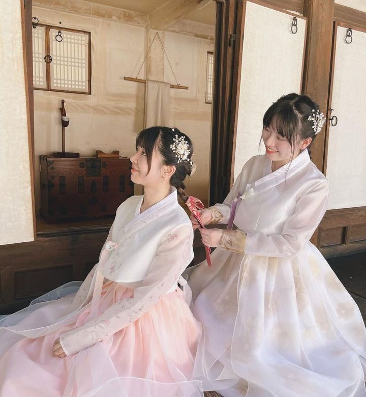チマチョゴリ ブライス 王妃スタイル 青×水色 K② 辛 チマチョゴリ ブライス 王妃スタイル 青×水色 K② 辛